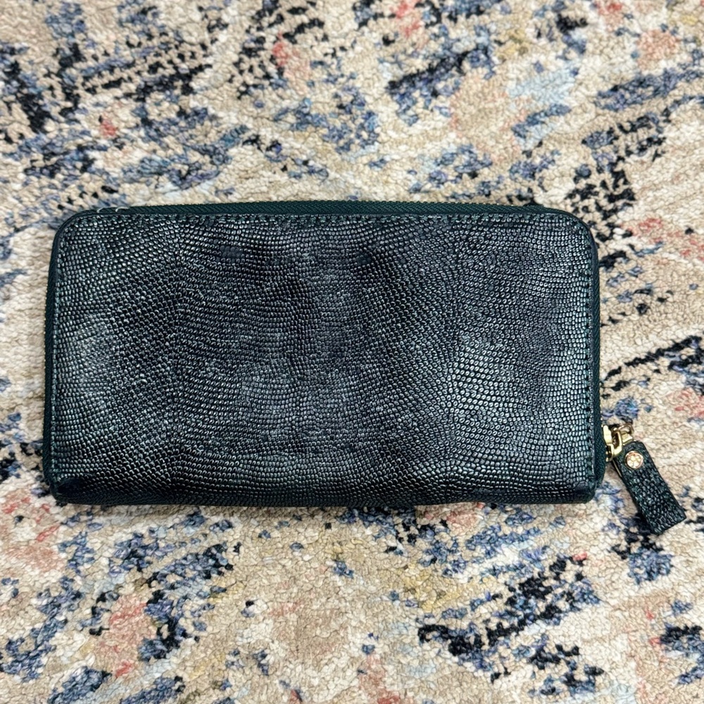 Tory Burch Textured Dark Green Wallet - Picture 2 of 8